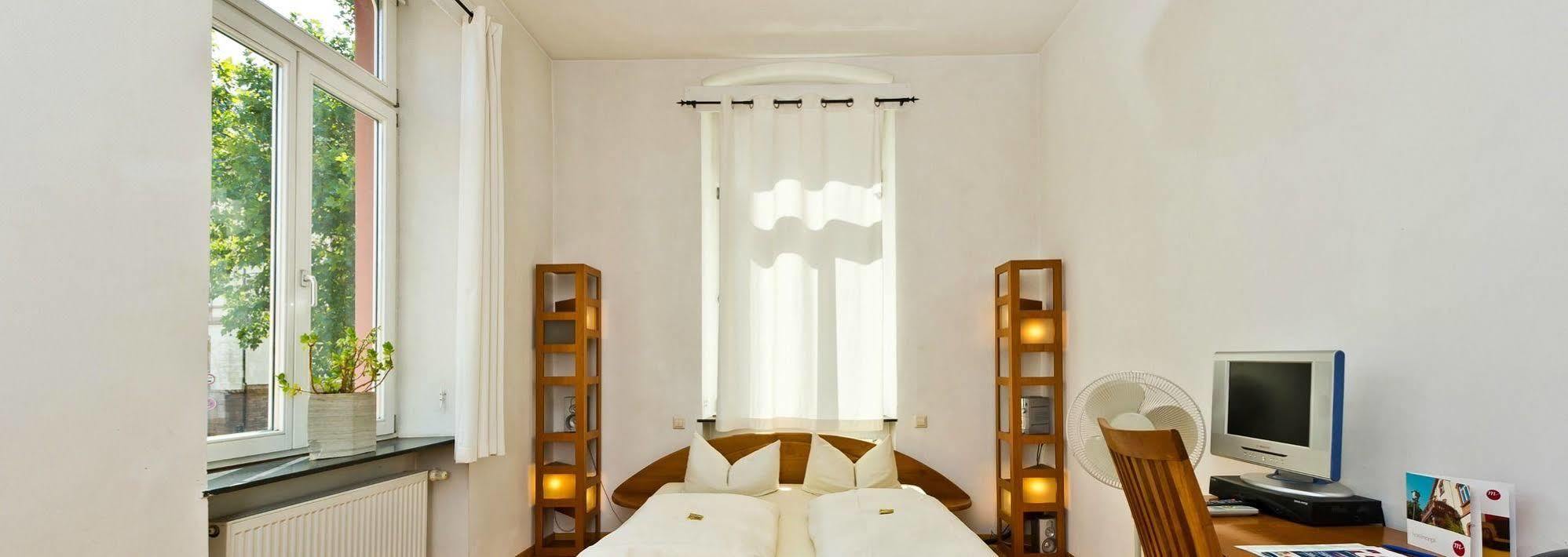 היידלברג Hotel Monpti מראה חיצוני תמונה